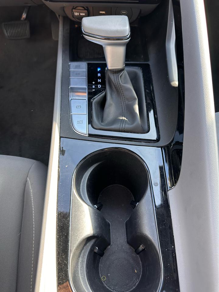 Hyundai Elantra photo 28