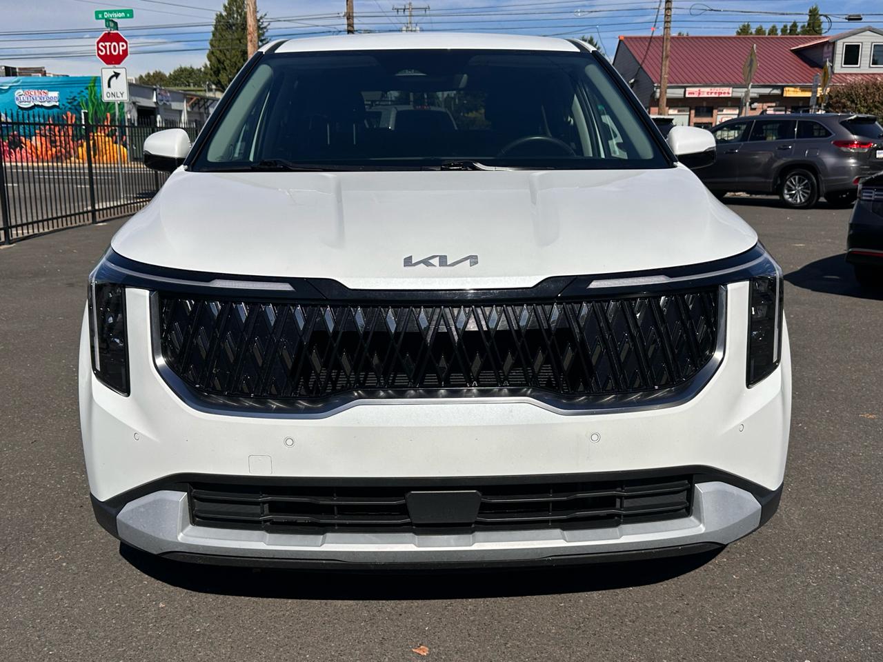 Kia Carnival photo 2