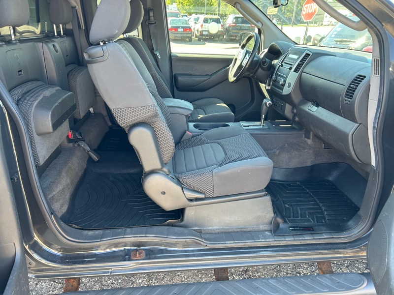 Nissan Frontier SV V6 King Cab 4WD 2011 Nissan Frontier SV V6 King Cab 4WD 2011