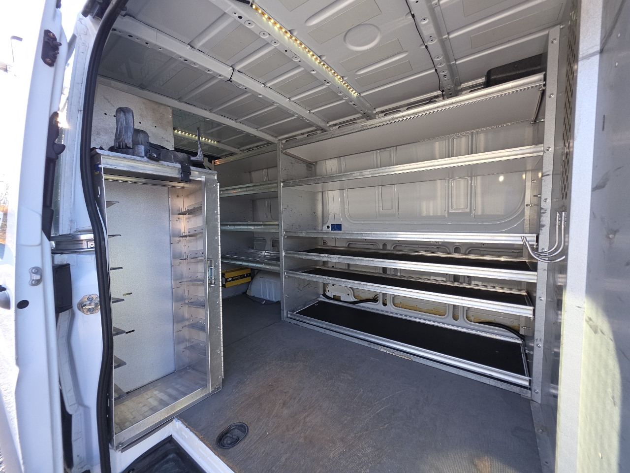 Mercedes-Benz Sprinter 2500 High Roof 144-in. WB 2012