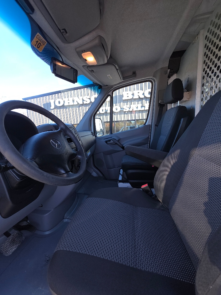 Mercedes-Benz Sprinter 2500 High Roof 144-in. WB 2012