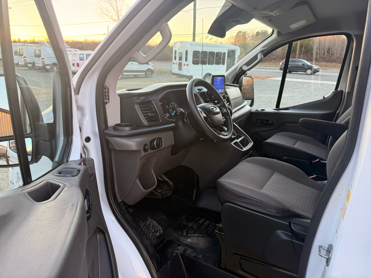 Ford Transit 150 Van Low Roof w/Sliding Pass. 130-in. WB 2020