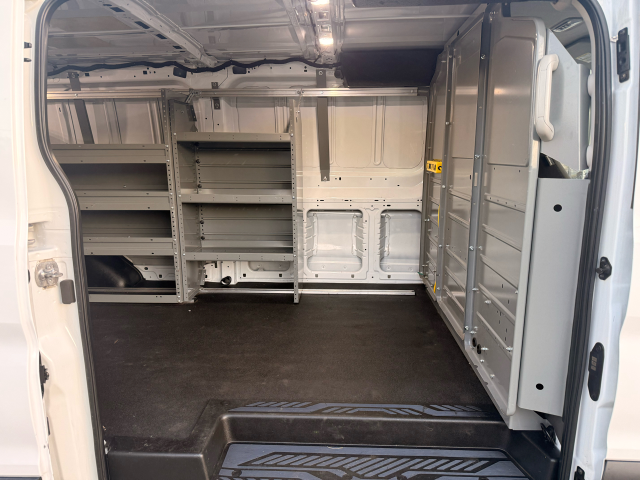 Ford Transit 150 Van Low Roof w/Sliding Pass. 130-in. WB 2020