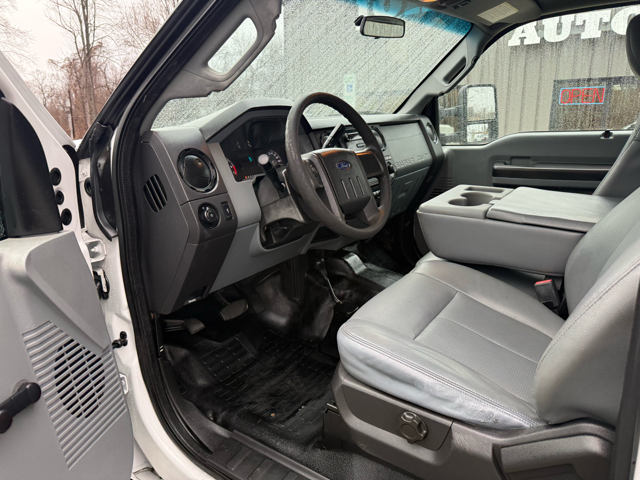 Ford F-250 SD XL Crew Cab LWB 4WD 2015