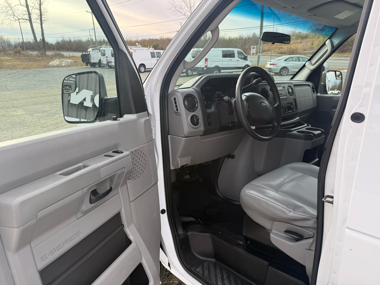 Ford Econoline E-250 2011