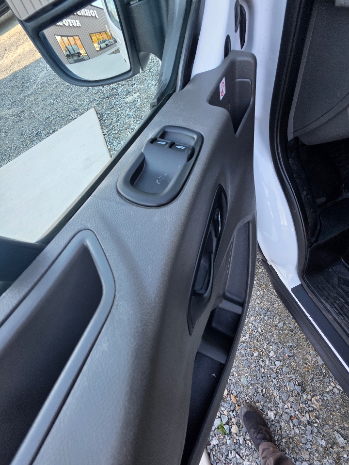 Ford Transit 150 Van Low Roof w/Sliding Pass. 130-in. WB 2020