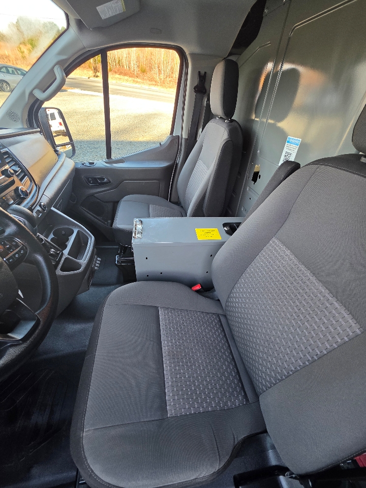 Ford Transit 150 Van Low Roof w/Sliding Pass. 130-in. WB 2020