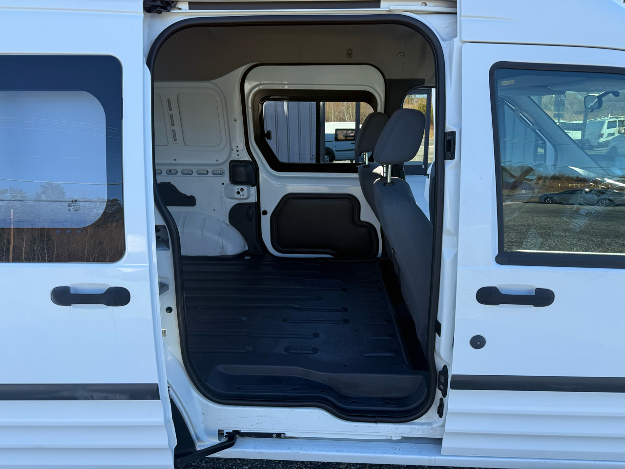 Ford Transit Connect XL with Side and Rear Door Glass 2012