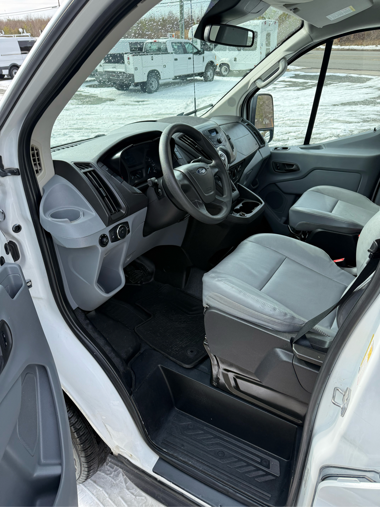 Ford Transit 350 Wagon Low Roof XL w/Sliding Pass. 148-in. WB 2017