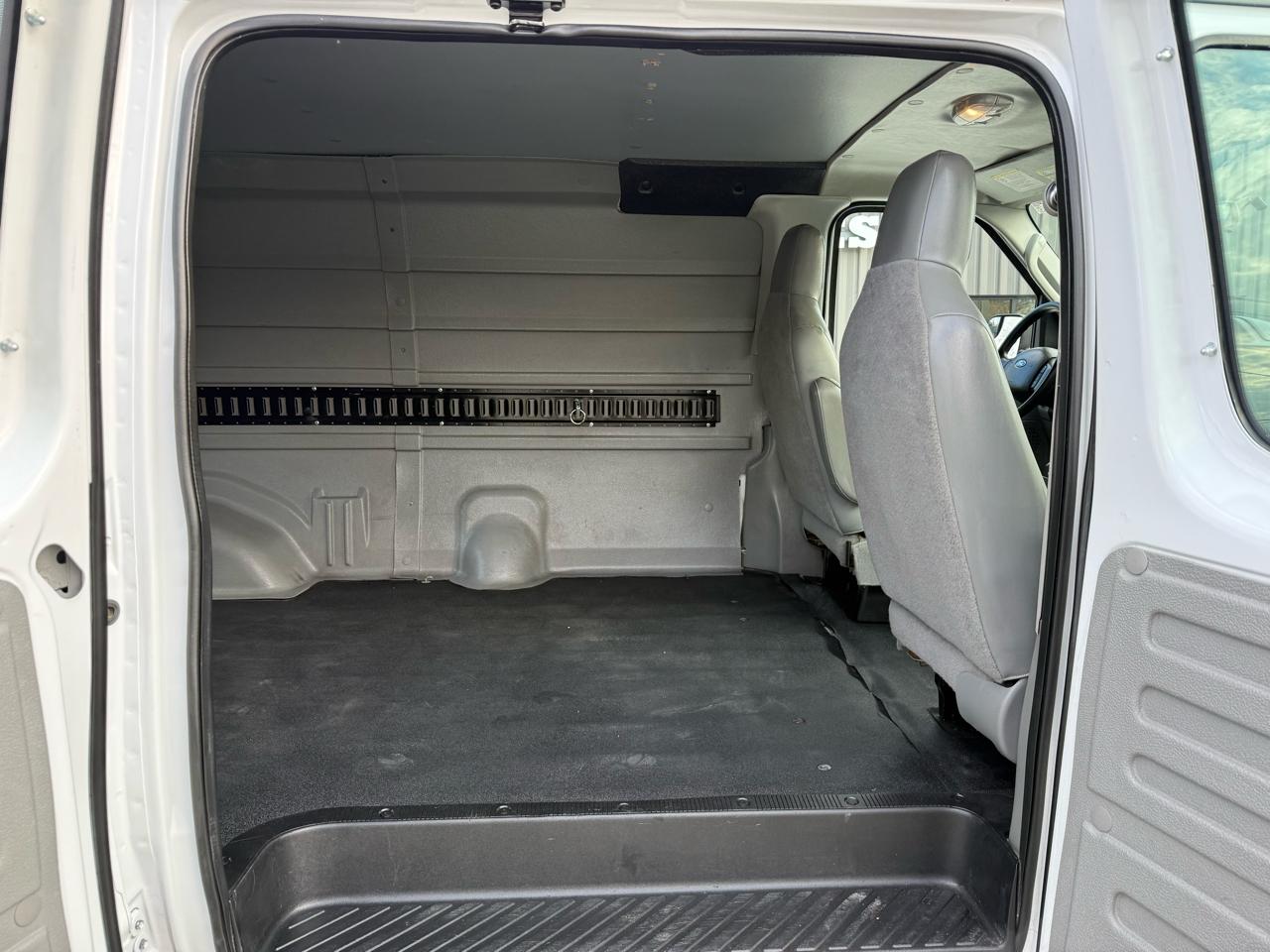 Ford Econoline E-250 2014