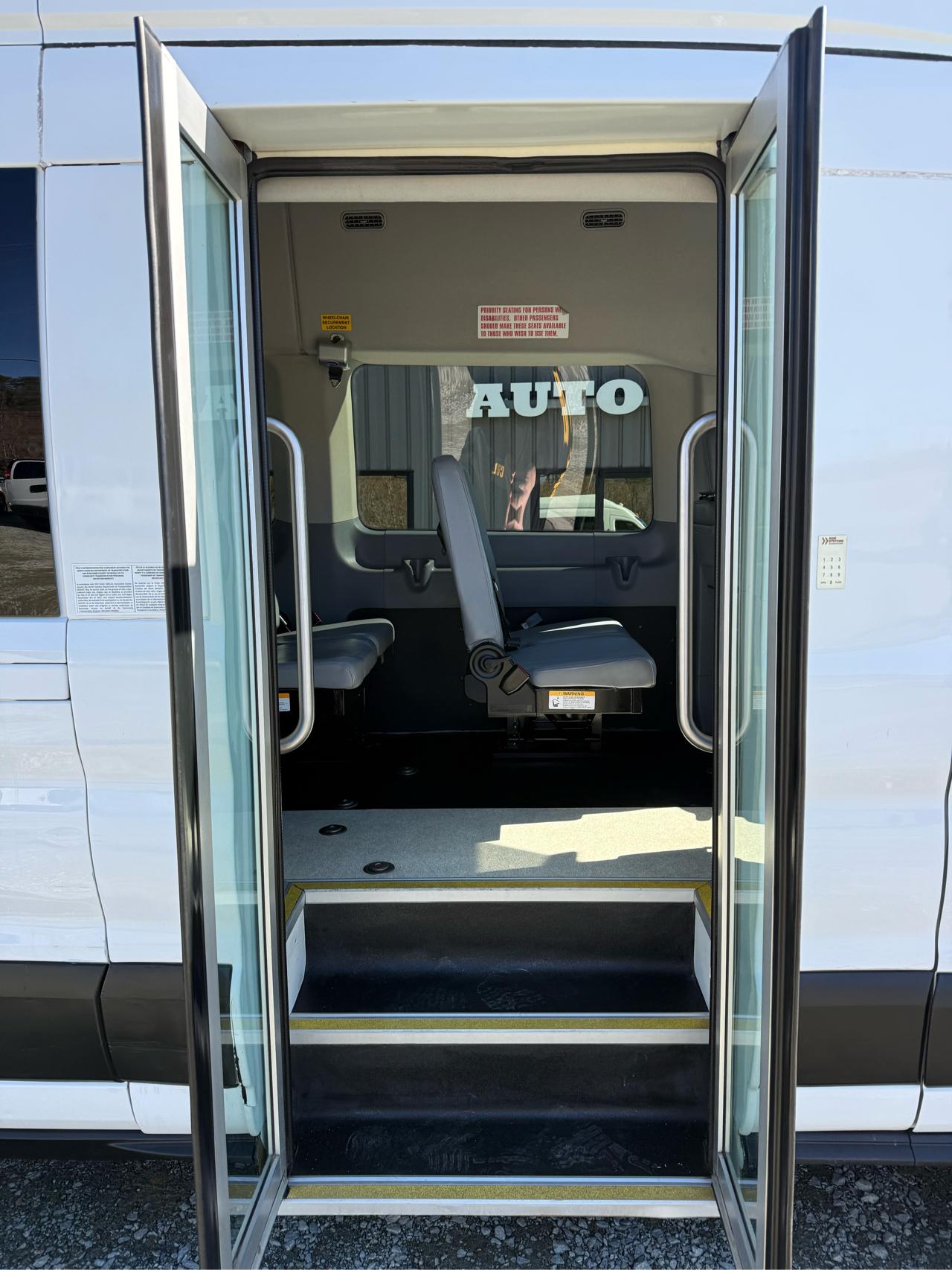 Ford Transit T-350 HD Wagon DRW 2019