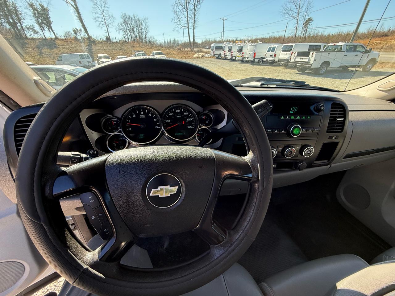 Chevrolet Silverado 2500HD 2WD Reg Cab 142" Work Truck 2014