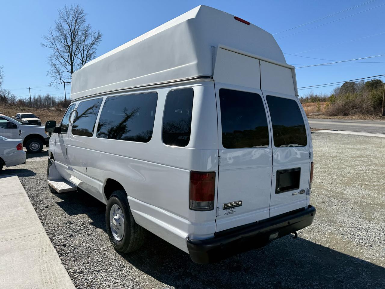 Ford Econoline E-350 Super Duty Extended 2010