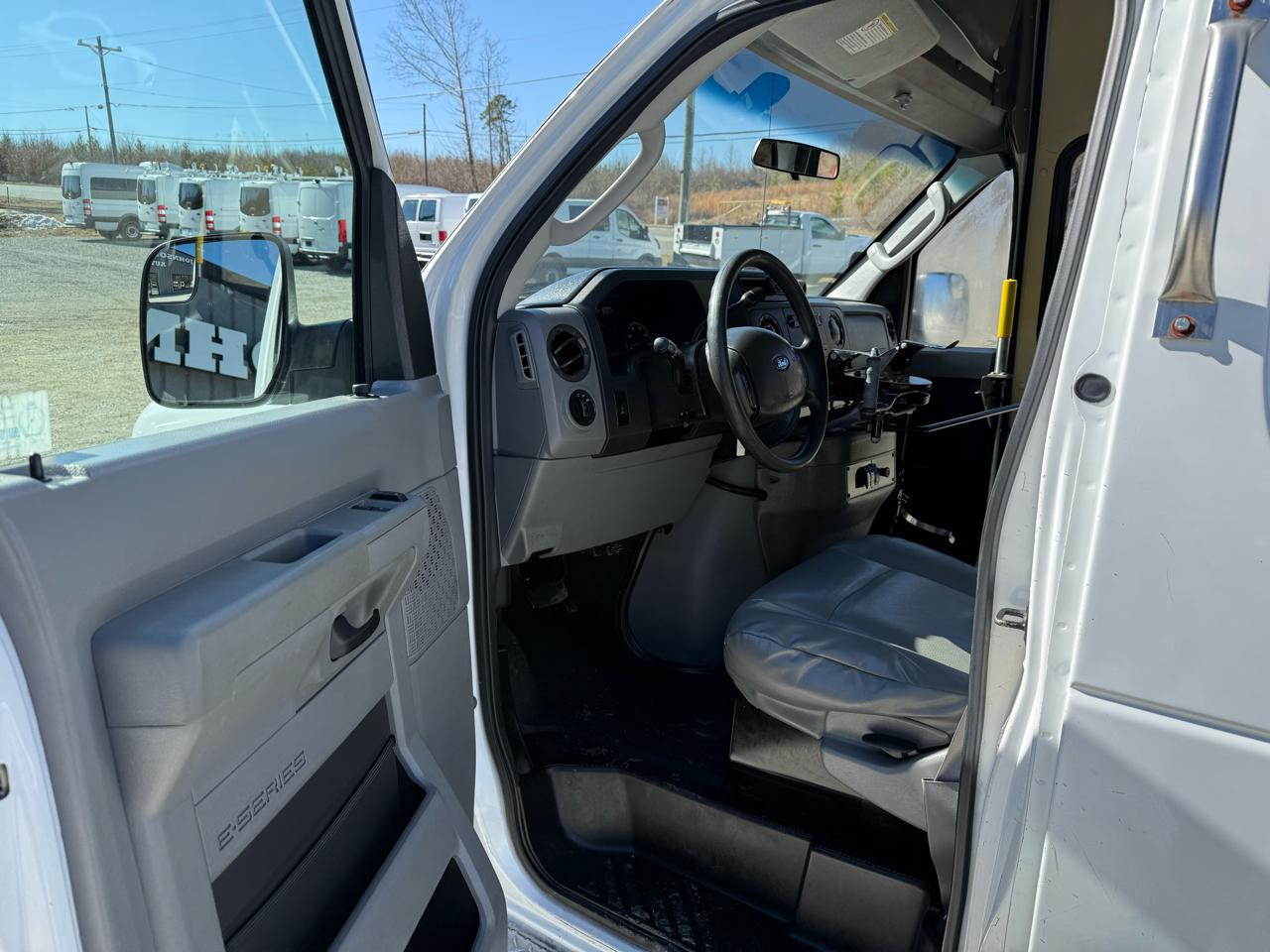 Ford Econoline E-350 Super Duty Extended 2010