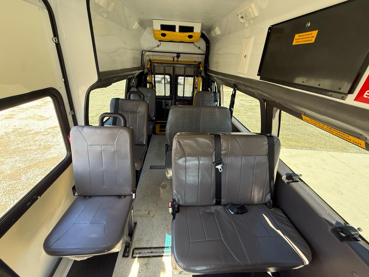 Ford Econoline E-350 Super Duty Extended 2010