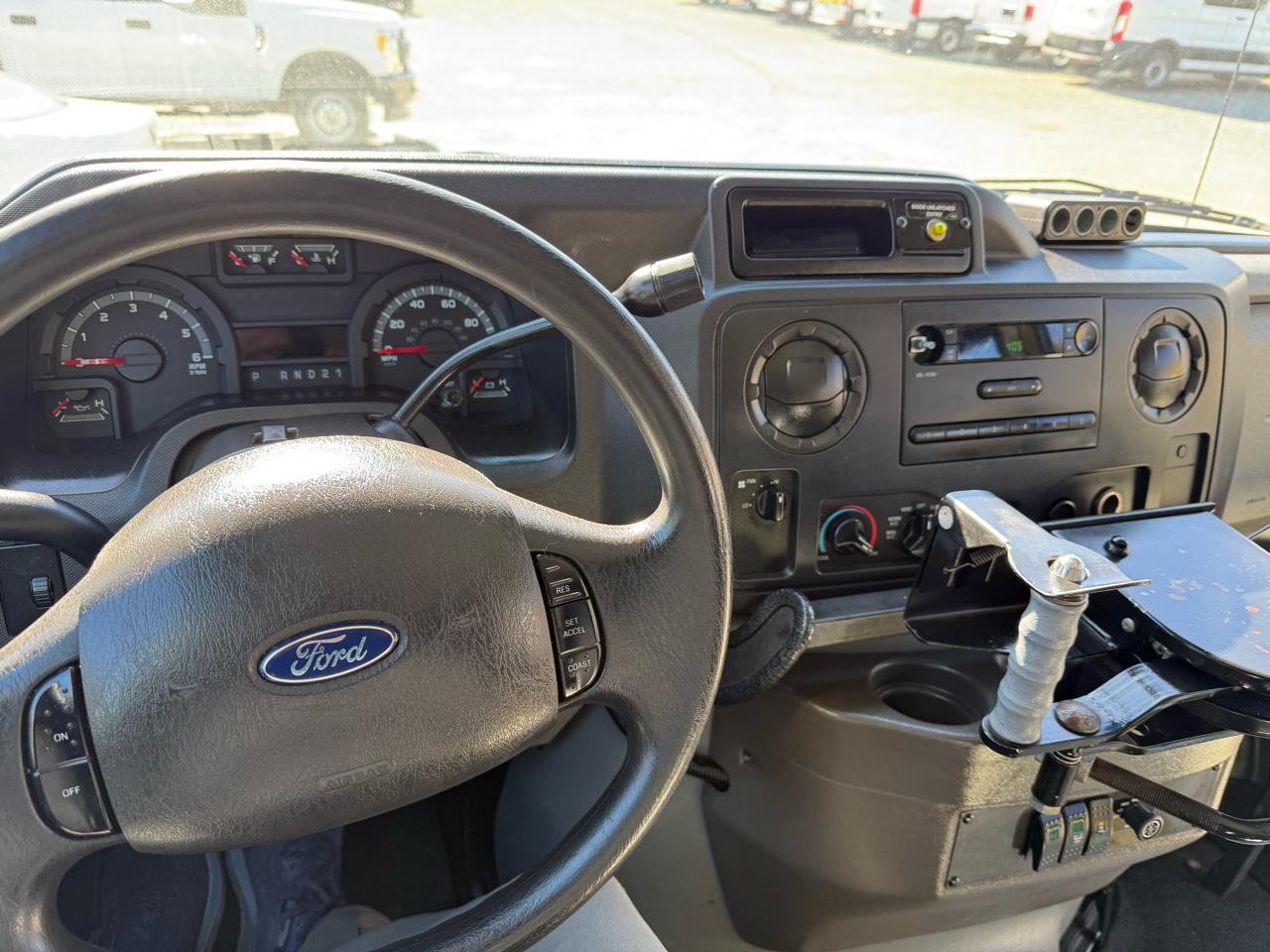 Ford Econoline E-350 Super Duty Extended 2010