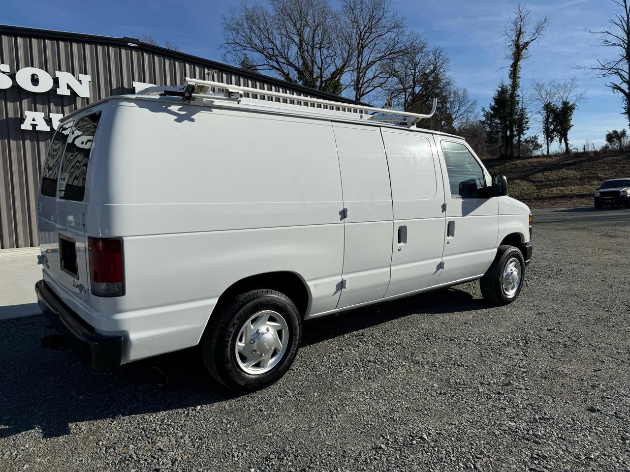 Ford Econoline E-150 2011