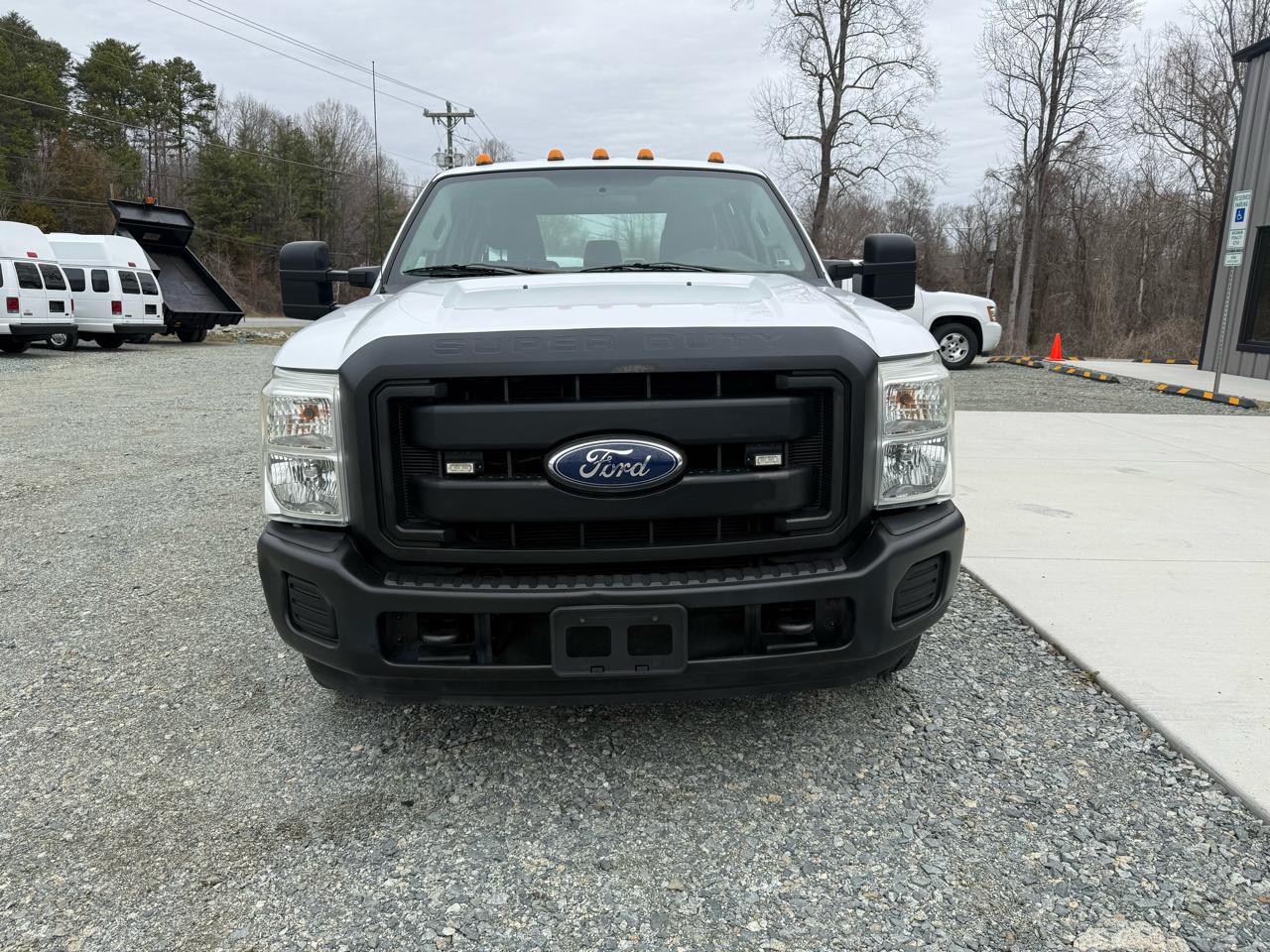 Ford F-350 SD XL DRW 2WD 2011