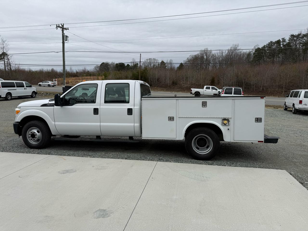Ford F-350 SD XL DRW 2WD 2011