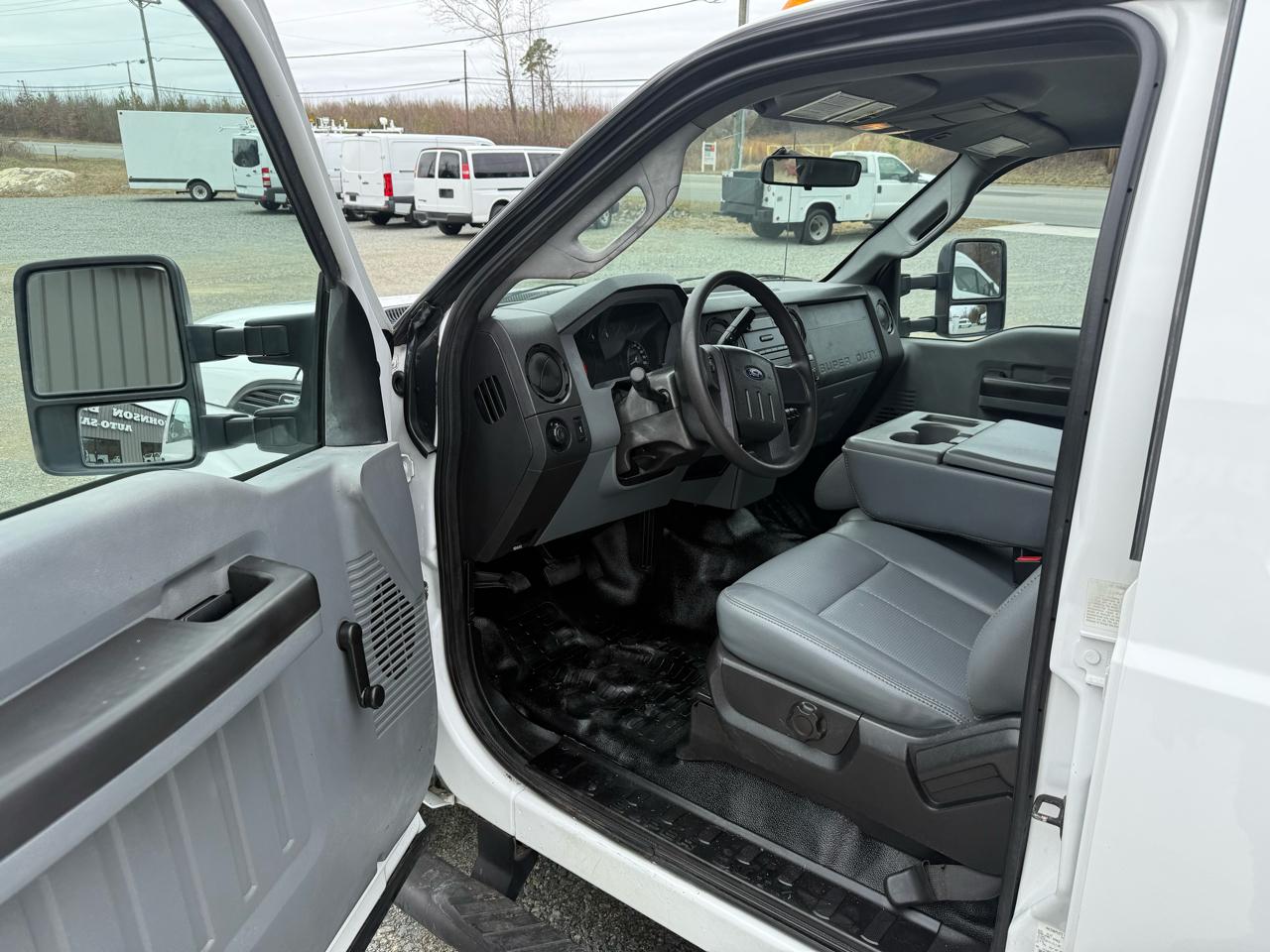 Ford F-350 SD XL DRW 2WD 2011