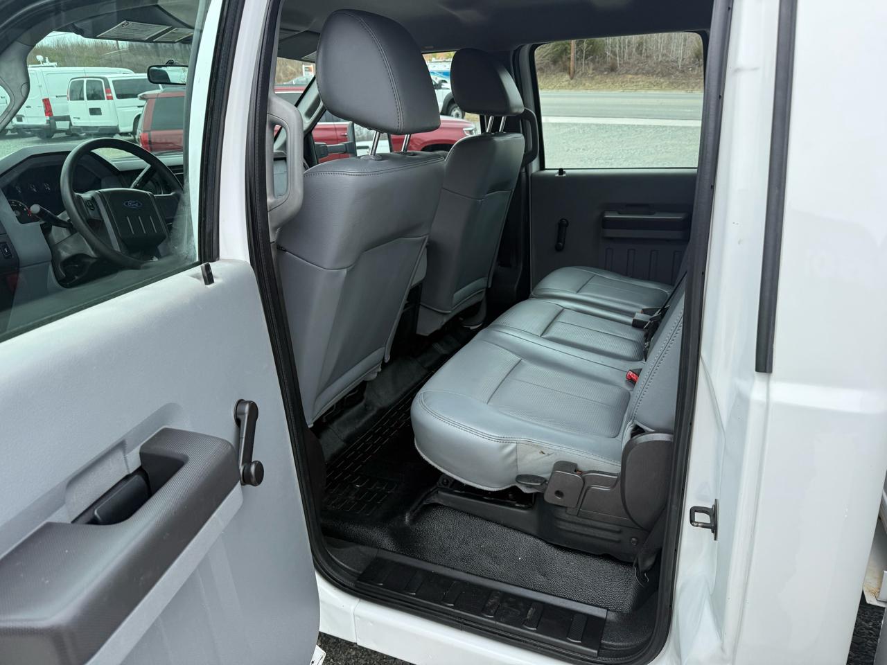 Ford F-350 SD XL DRW 2WD 2011