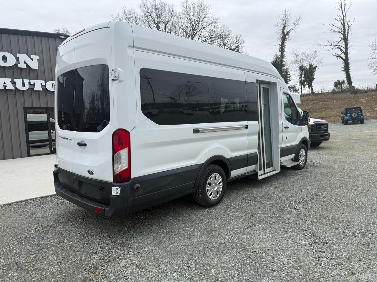 Ford Transit 350 Van High Roof w/Sliding Pass. 148-in. WB EL 2017
