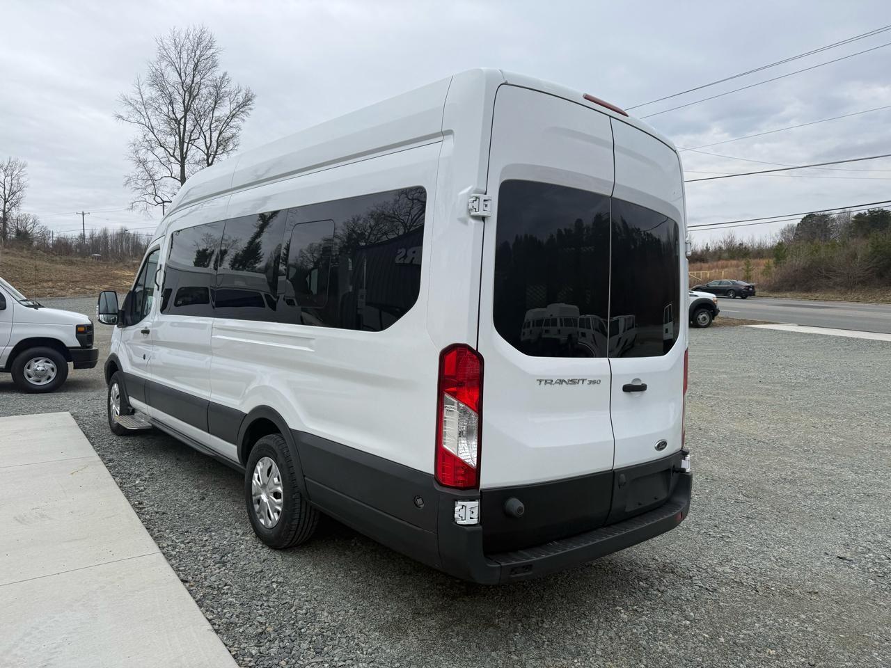 Ford Transit 350 Van High Roof w/Sliding Pass. 148-in. WB EL 2017