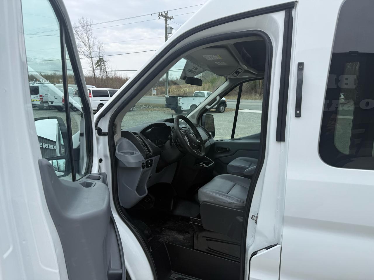 Ford Transit 350 Van High Roof w/Sliding Pass. 148-in. WB EL 2017