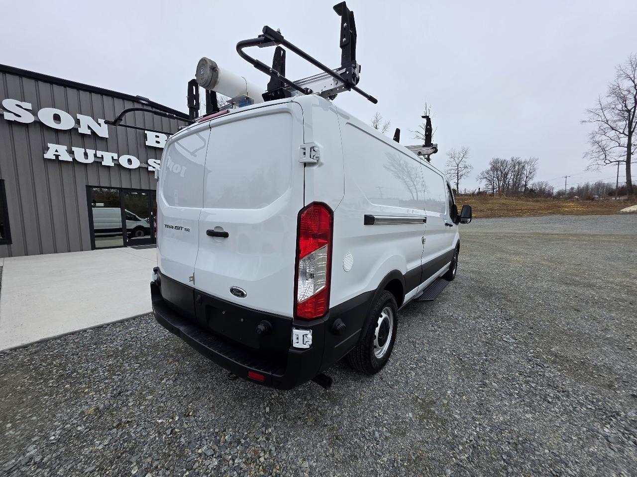 Ford Transit 150 Van Low Roof w/Sliding Pass. 130-in. WB 2020