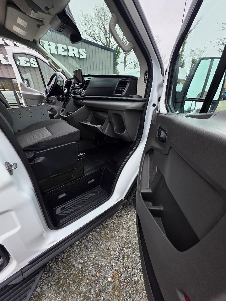 Ford Transit 150 Van Low Roof w/Sliding Pass. 130-in. WB 2020