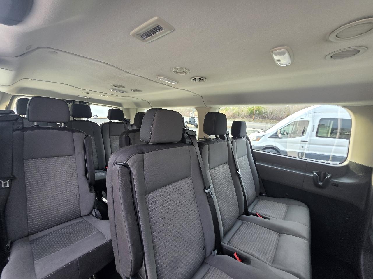 Ford Transit 350 Wagon Low Roof XL w/Sliding Pass. 148-in. WB 2020