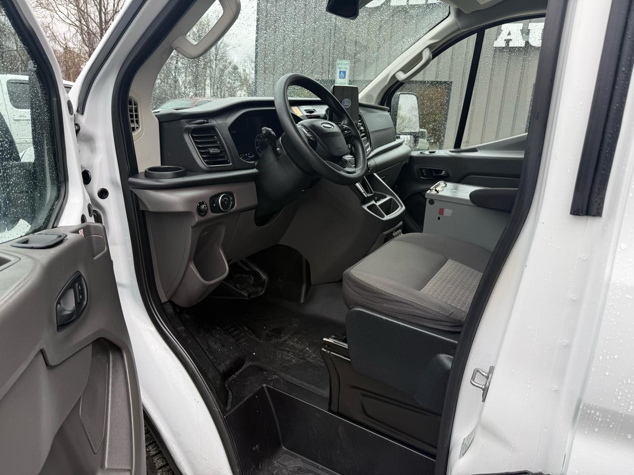 Ford Transit 150 Van Low Roof w/Sliding Pass. 130-in. WB 2020