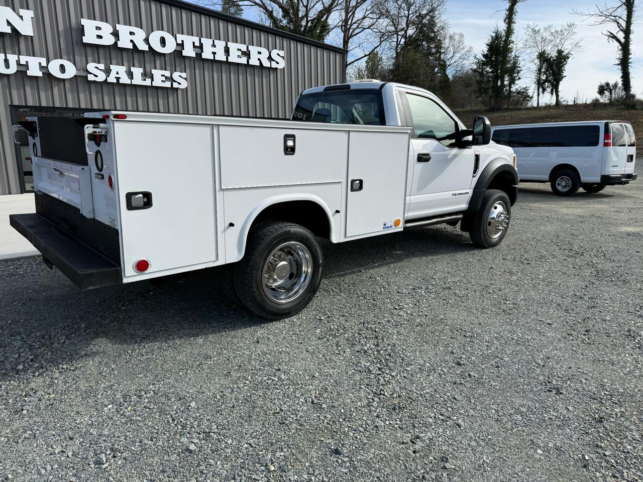 Ford F-550 Regular Cab DRW 4WD 2017