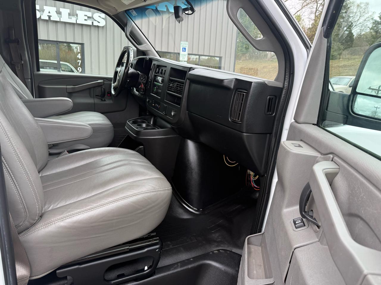 Chevrolet Express LS 3500 Extended 2017