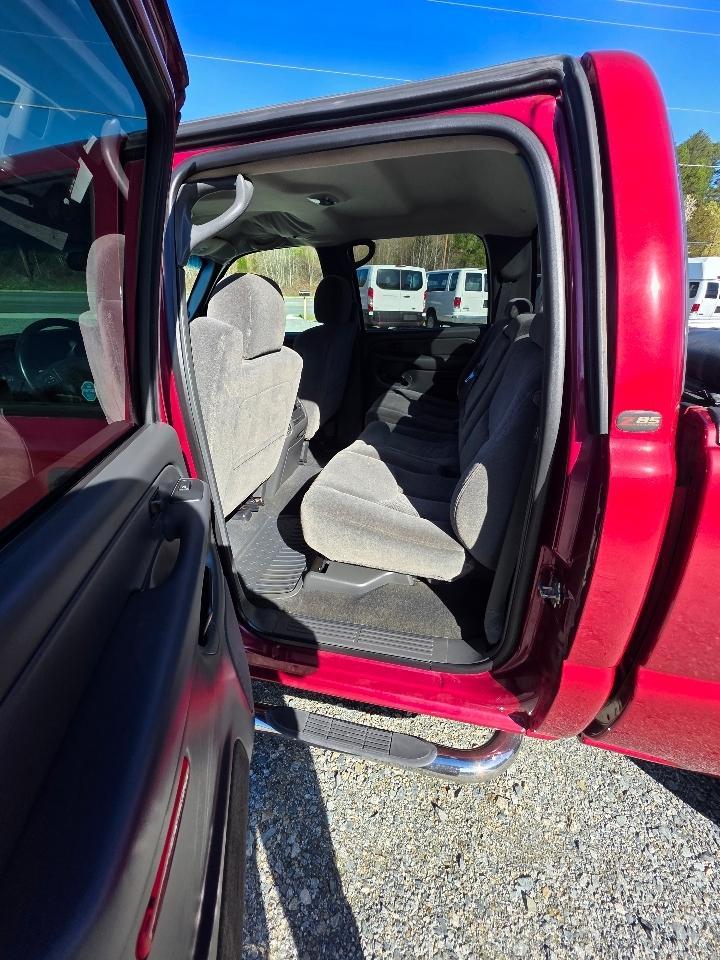 Chevrolet Silverado 1500 2WD Crew Cab 143.5" LS 2005