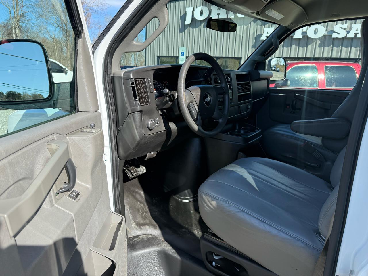 Chevrolet Express LS 3500 2017