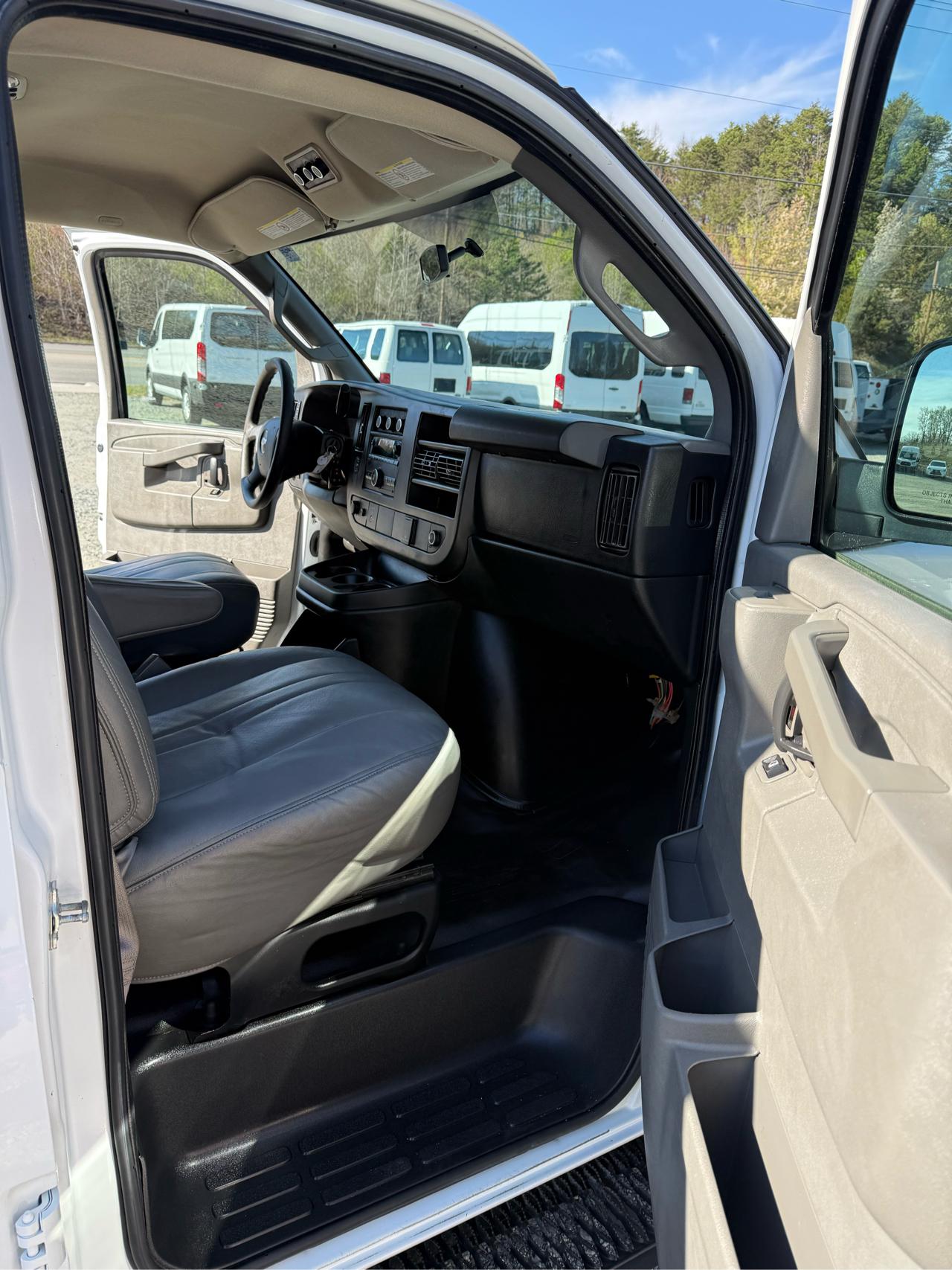 Chevrolet Express LS 3500 2017