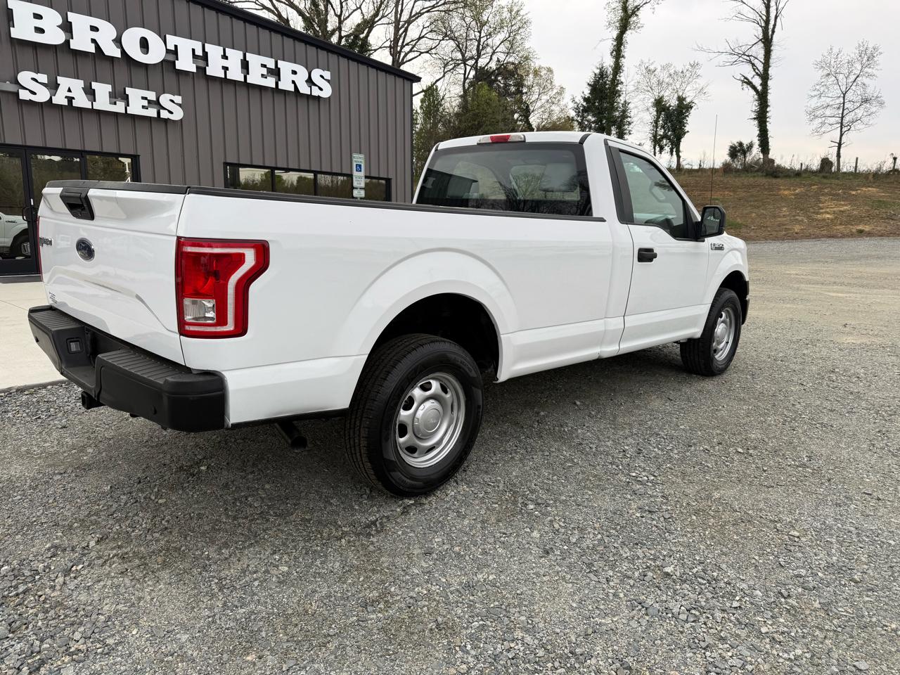 Ford F-150 2WD Reg Cab 126" XL 2017