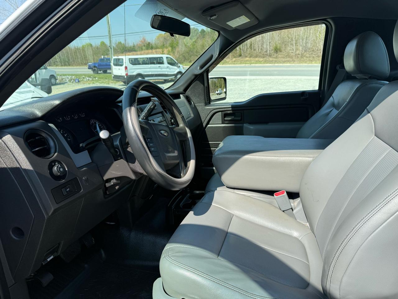 Ford F-150 2WD Reg Cab 141" XL 2014