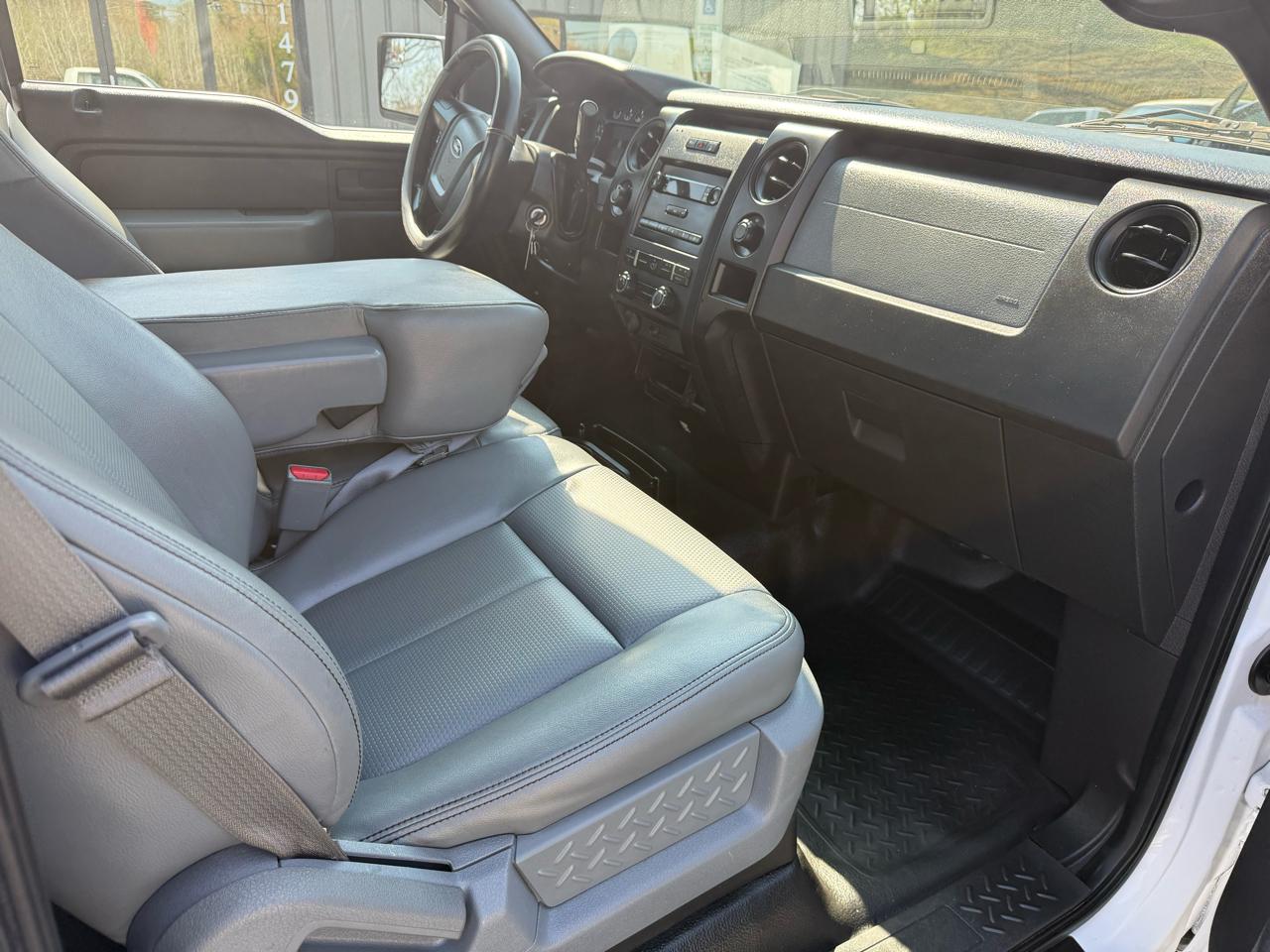 Ford F-150 2WD Reg Cab 141" XL 2014