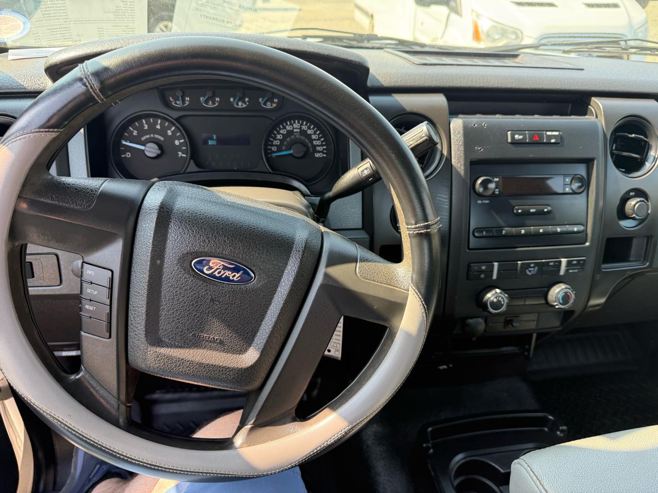 Ford F-150 2WD Reg Cab 141" XL 2014