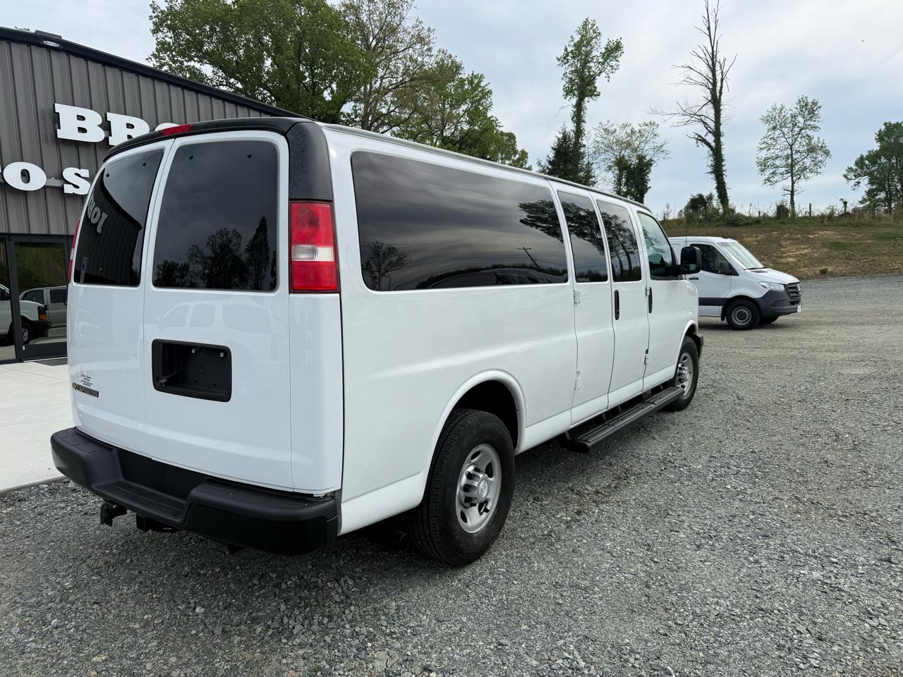 Chevrolet Express LS 3500 Extended 2017