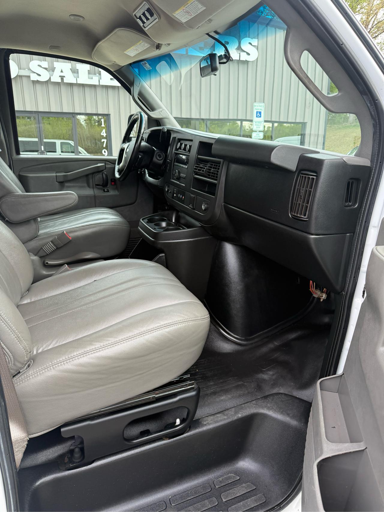 Chevrolet Express LS 3500 Extended 2017