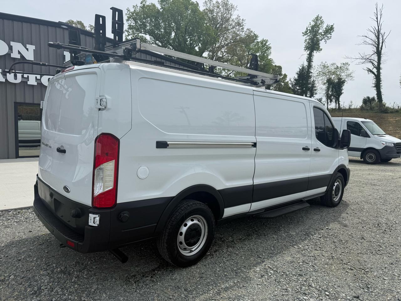 Ford Transit 250 Van Low Roof w/Sliding Pass. 130-in. WB 2020