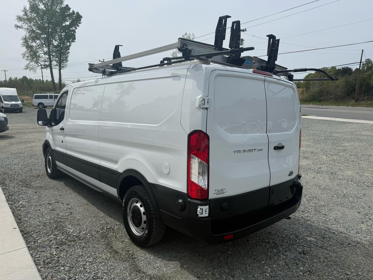 Ford Transit 250 Van Low Roof w/Sliding Pass. 130-in. WB 2020