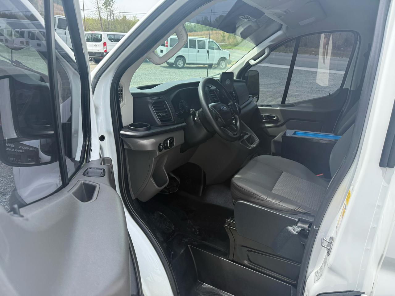 Ford Transit 250 Van Low Roof w/Sliding Pass. 130-in. WB 2020