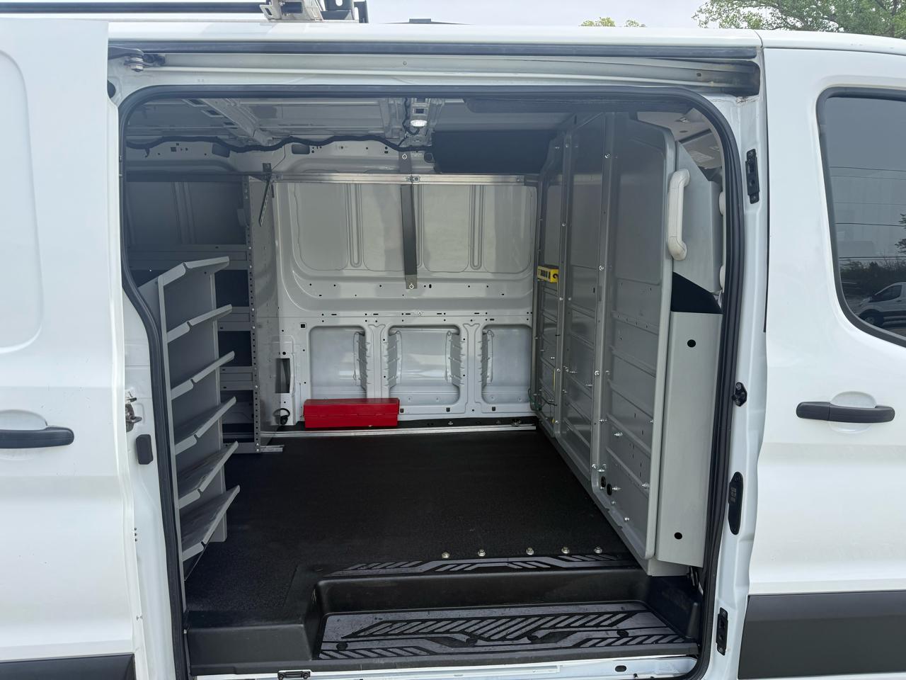 Ford Transit 250 Van Low Roof w/Sliding Pass. 130-in. WB 2020