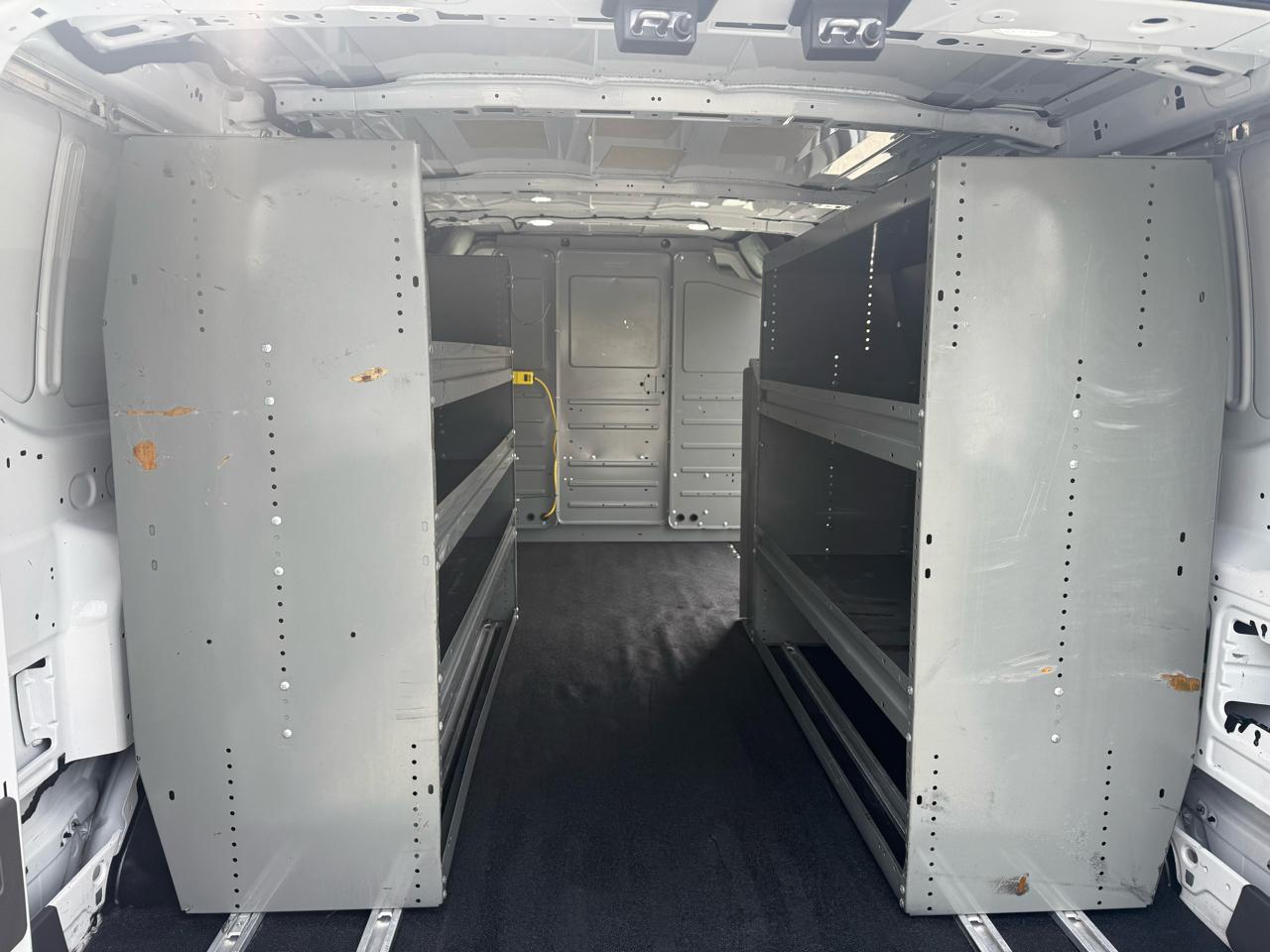 Ford Transit 250 Van Low Roof w/Sliding Pass. 130-in. WB 2020