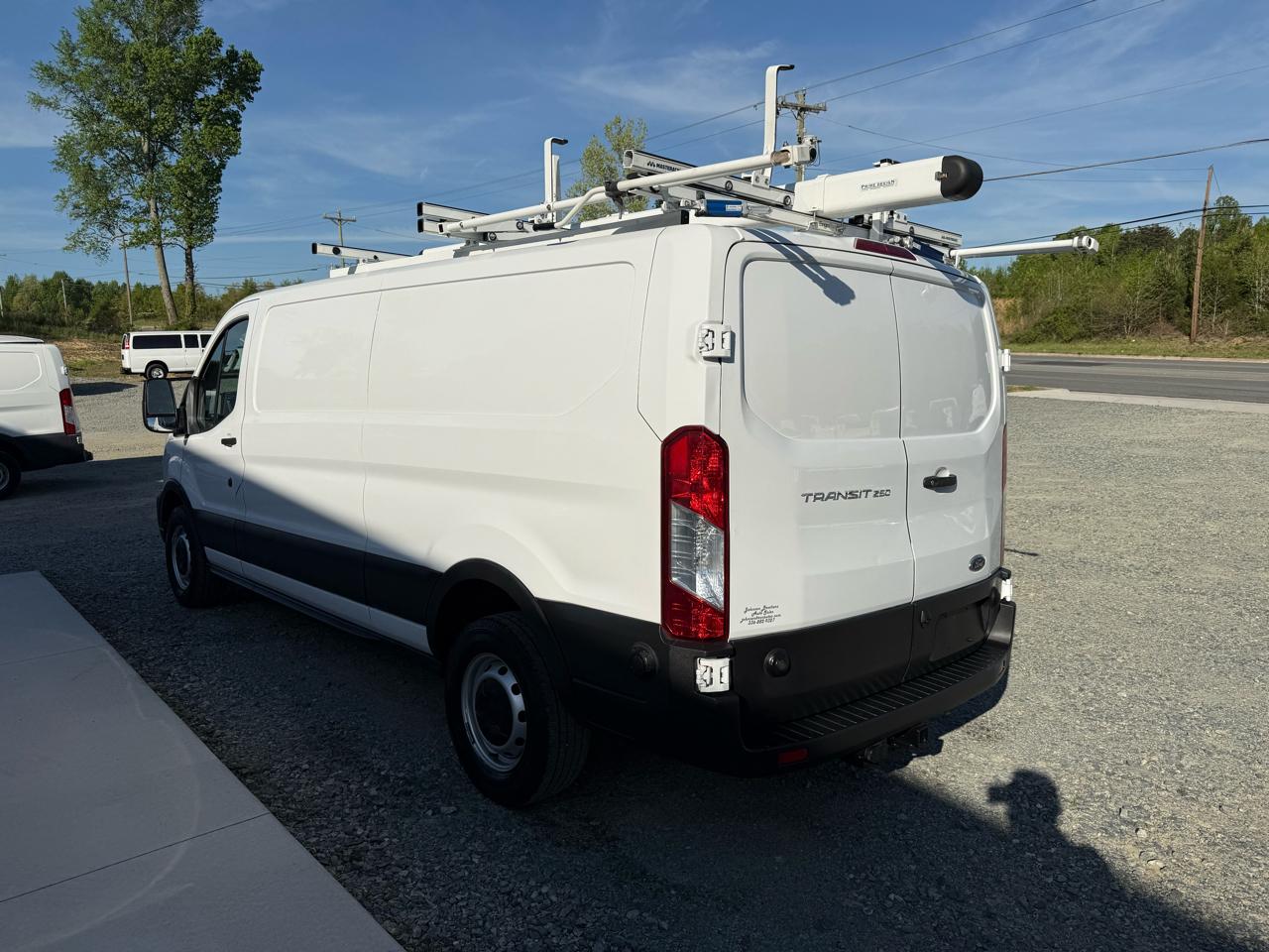 Ford Transit 250 Van Low Roof w/Sliding Pass. 130-in. WB 2020