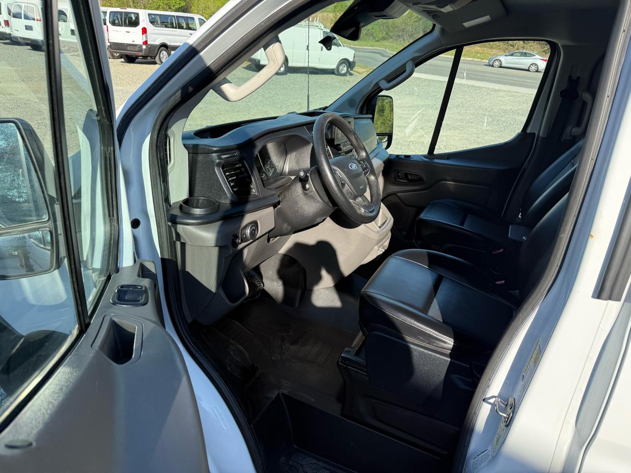 Ford Transit 250 Van Low Roof w/Sliding Pass. 130-in. WB 2020